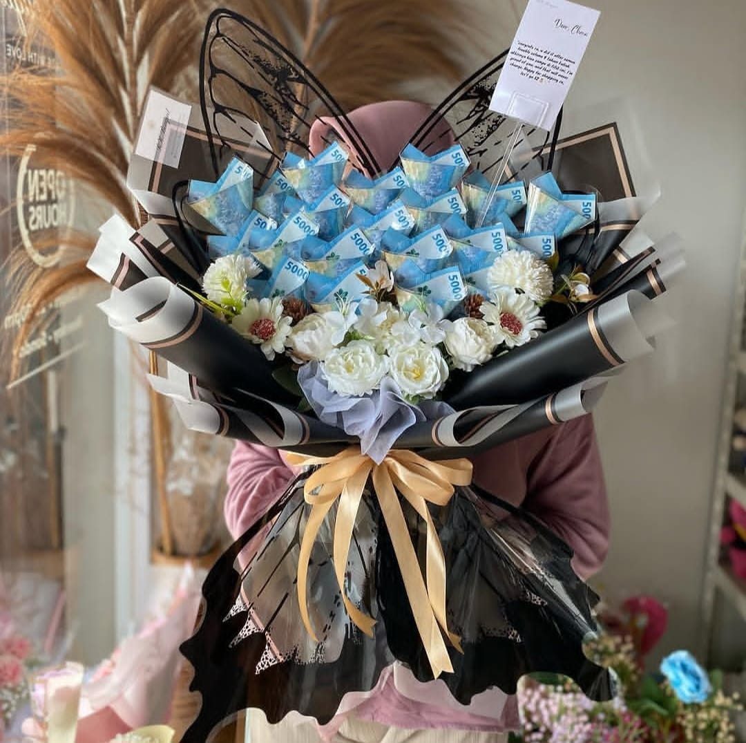 Dark Mariposa Blue Bouquet